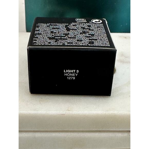 NARS Soft Matte Complete Concealer NIB Full Size 6.2 g/0.21 oz - Light 3 Honey - Picture 3 of 5